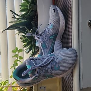 Womens nike renew shoes